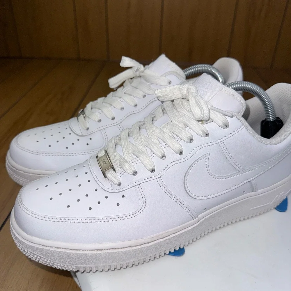 Nike Air Force 1 07 Low Triple White Mens Sneakers CW2288-111 Size 9